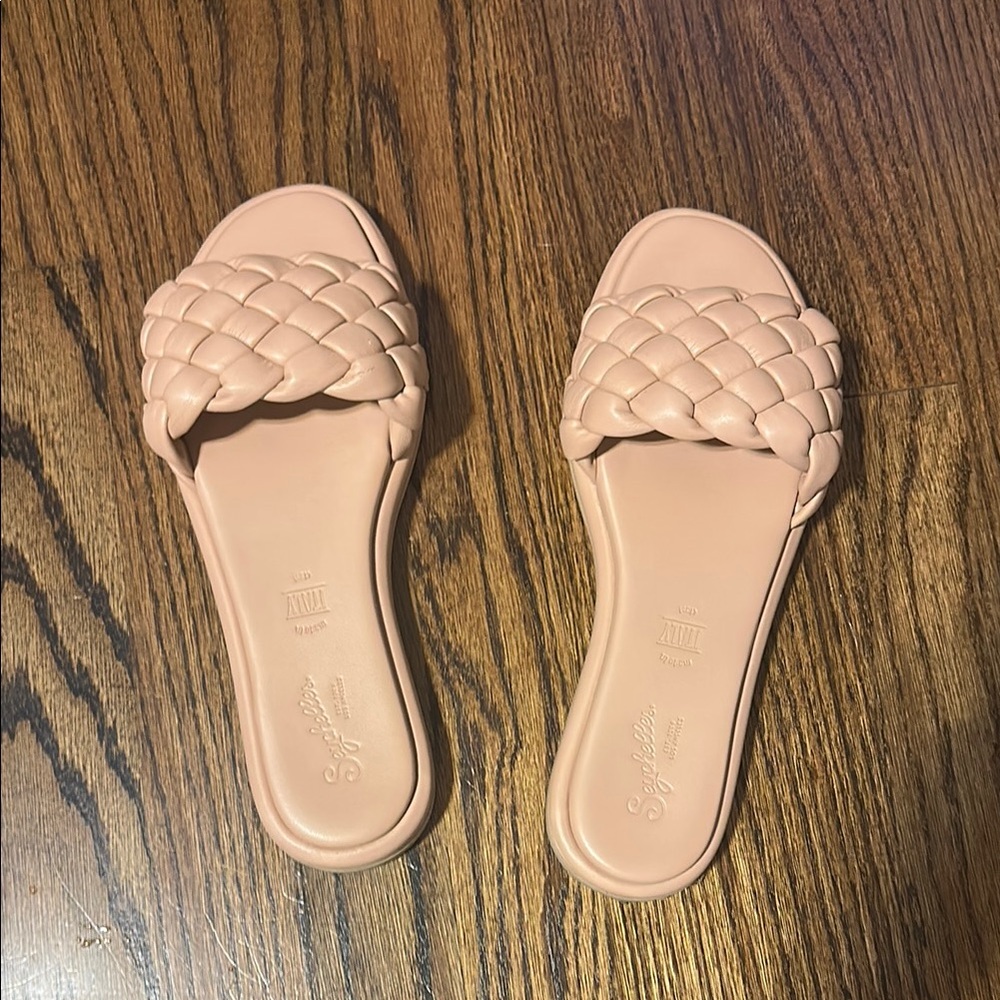Seychelles Rose/Tan Sandals with Quilted Design Size 9